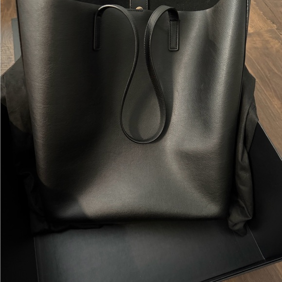 Yves Saint Laurent Tote - Picture 3 of 7